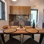 度假居 Rikia Deluxe Vromonérion