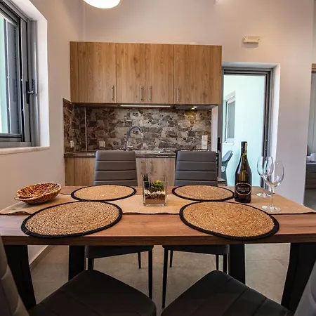 Сasa de vacaciones Rikia Deluxe Vromonérion